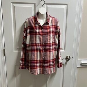 Old Navy women’s Red Plaid Button Down Shirt blouse size medium M 3186